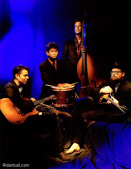 lucero,2001.jpg